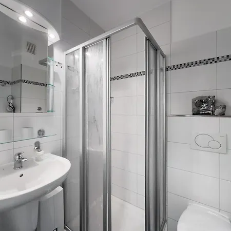 Objekt-nr 10 - - Kaiserallee Lubeca